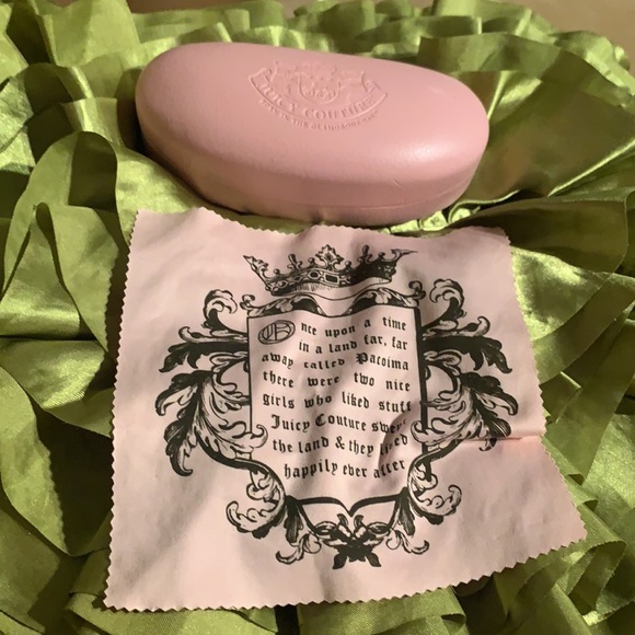 Juicy couture sunglasses case - Picture 3 of 3